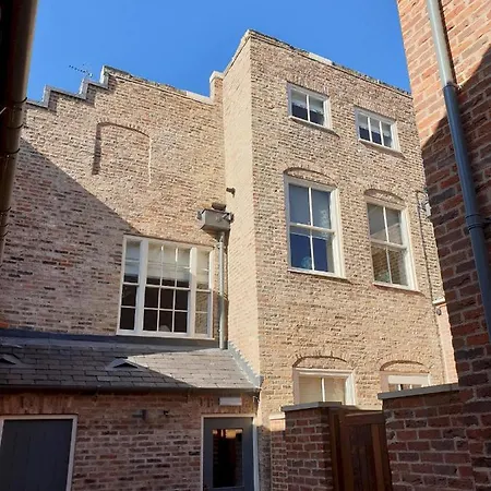 Apartment 1, 71 Micklegate, *